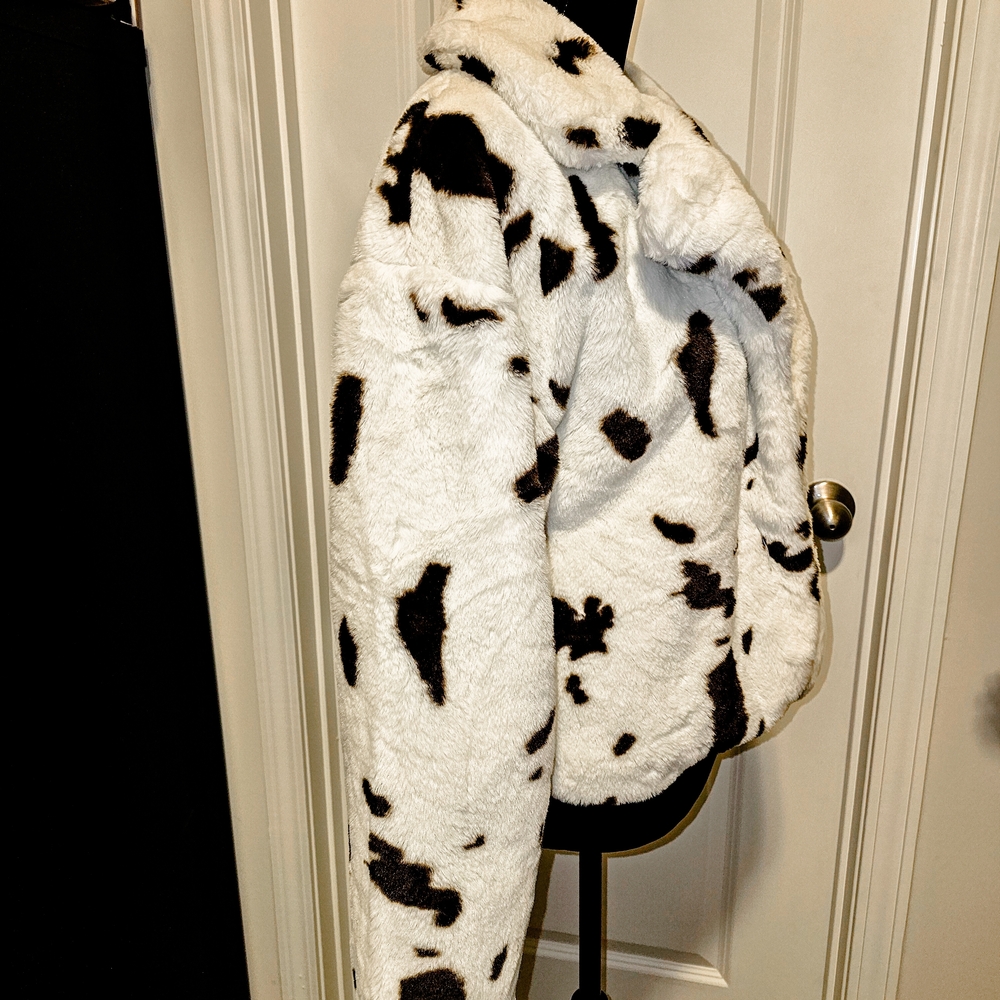 Jade & Ivory Women's Faux Fur Cow Print Jacket -Size Large & Medium - Picture 4 of 6